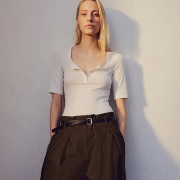 H&M Ribbed Henley Short Sleeve Tan Top - Picture 1 of 5